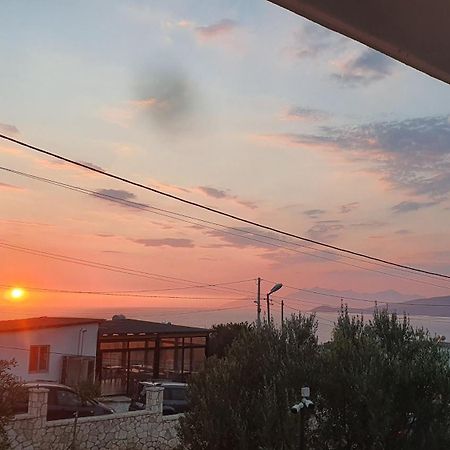 Mihal Suites Sarande Bagian luar foto