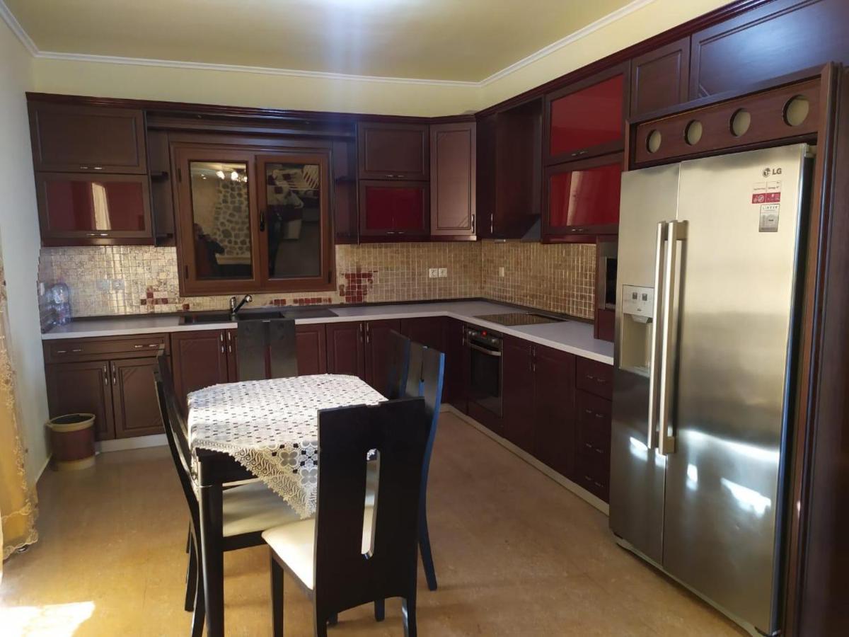Mihal Suites Sarande Bagian luar foto