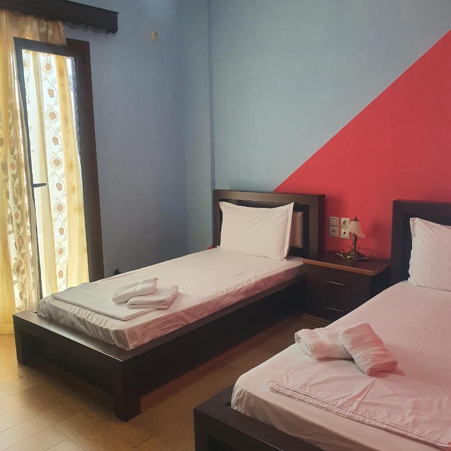 Mihal Suites Sarande Bagian luar foto