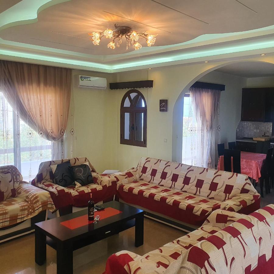 Mihal Suites Sarande Bagian luar foto