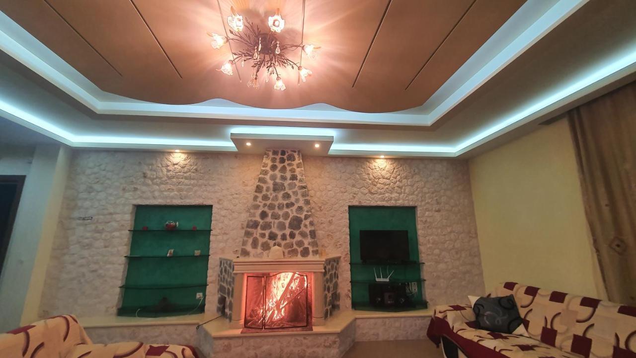 Mihal Suites Sarande Bagian luar foto