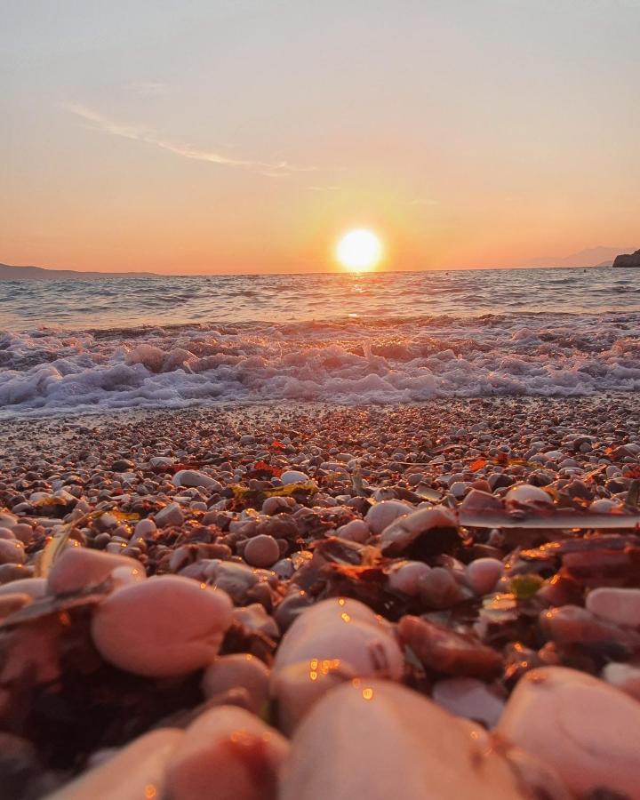 Mihal Suites Sarande Bagian luar foto