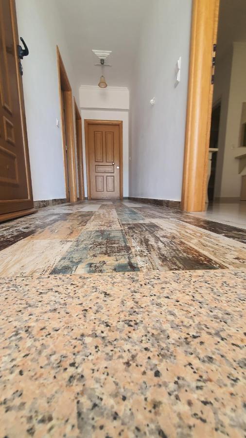 Mihal Suites Sarande Bagian luar foto