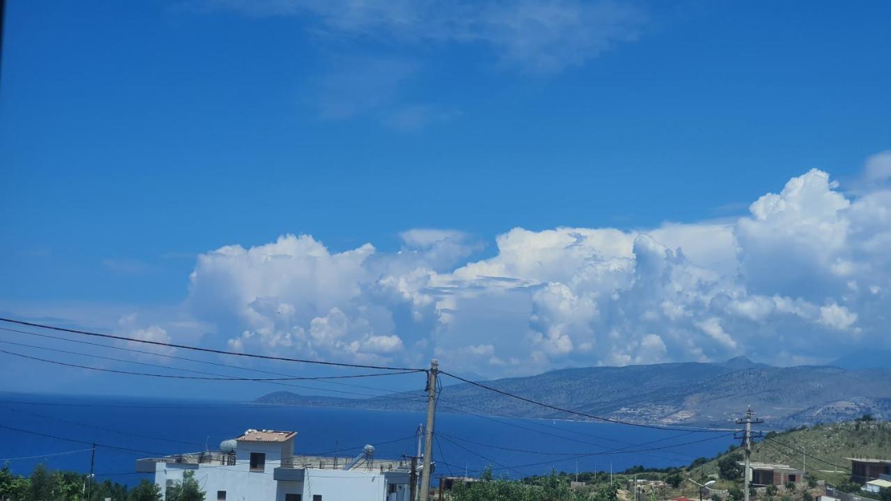 Mihal Suites Sarande Bagian luar foto