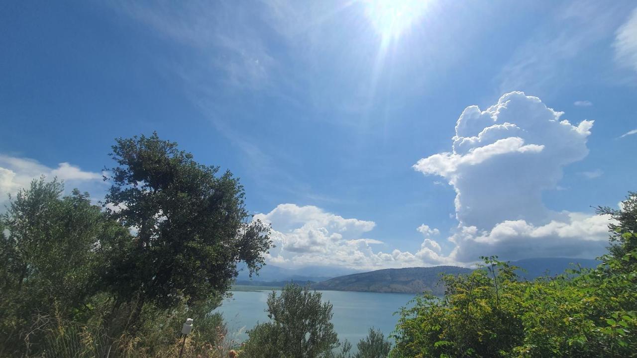 Mihal Suites Sarande Bagian luar foto
