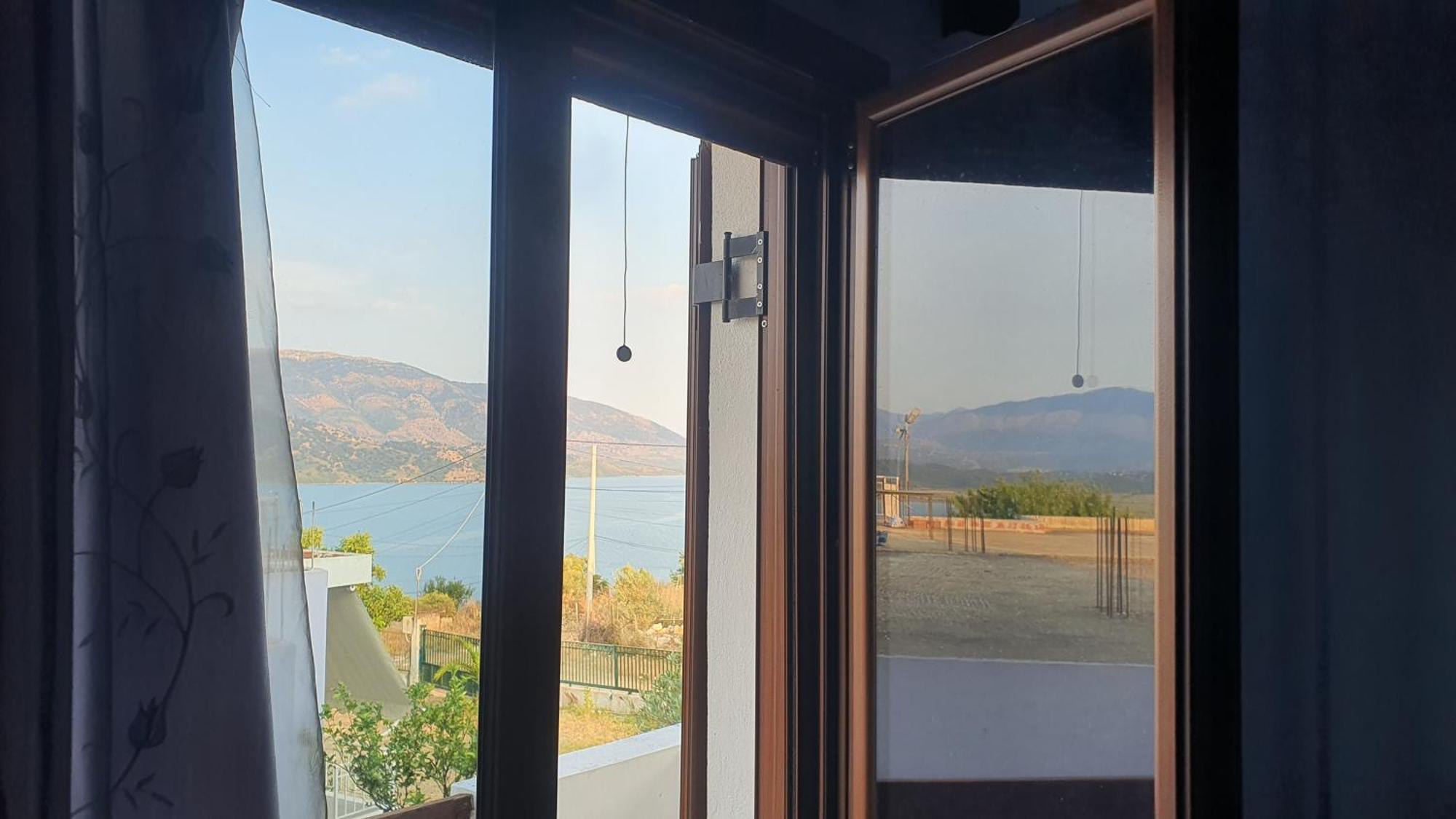 Mihal Suites Sarande Bagian luar foto