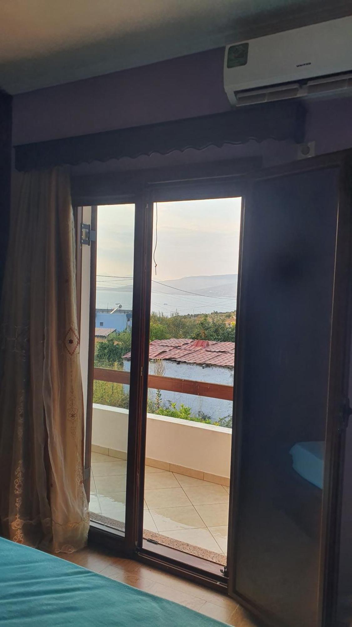 Mihal Suites Sarande Bagian luar foto