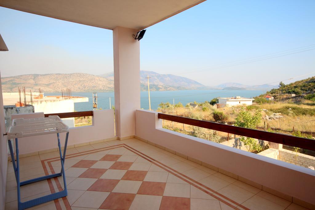 Mihal Suites Sarande Bagian luar foto