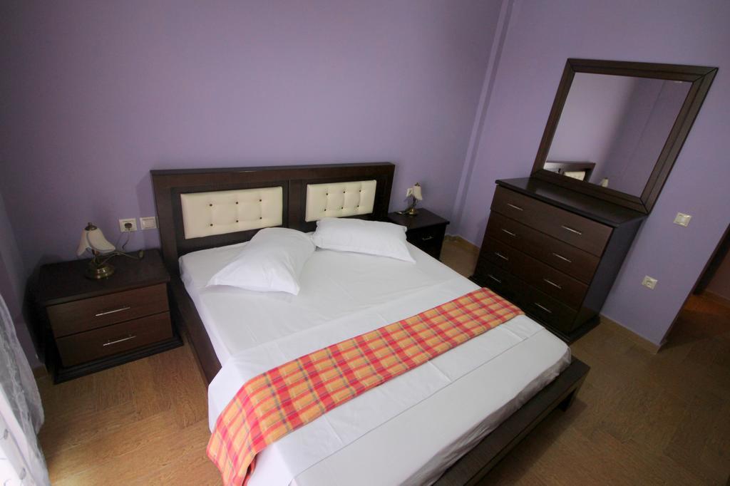Mihal Suites Sarande Bagian luar foto